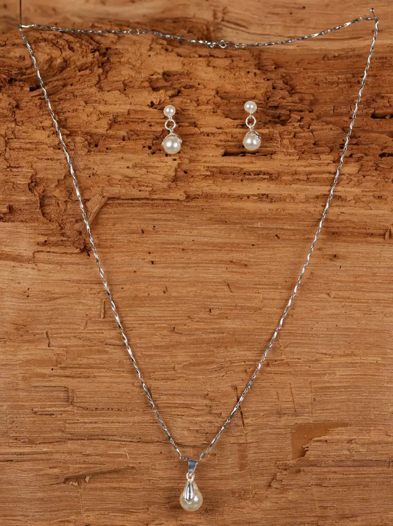 Emmerling Necklace & Earrings 66403