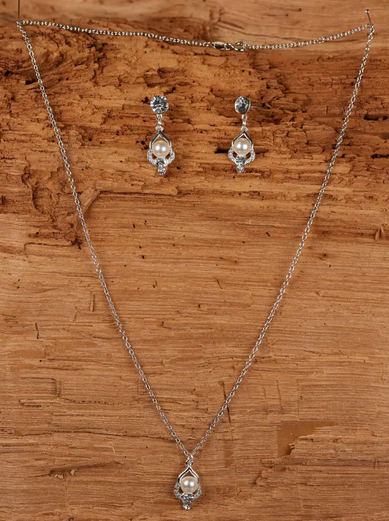 Emmerling Necklace & Earrings 66404